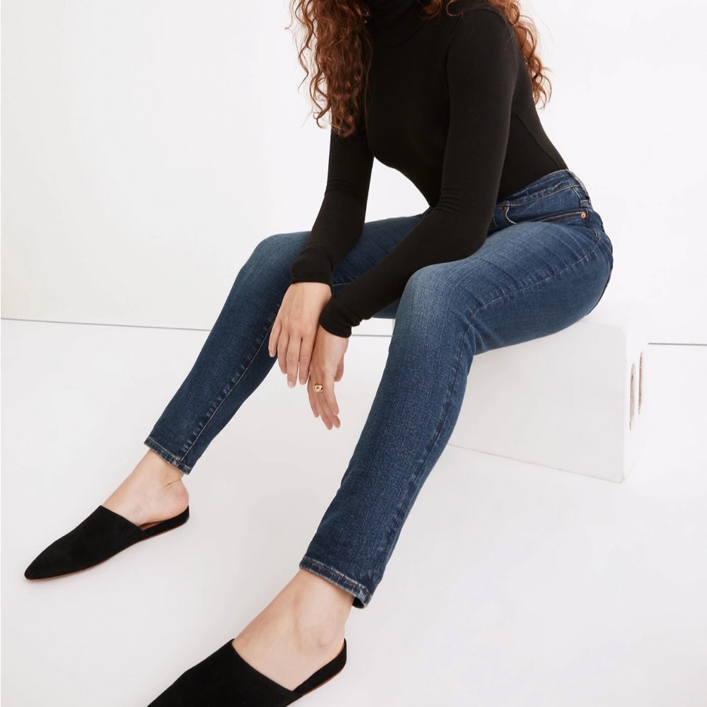 Madewell Curvy High-Rise Skinny Jeans in Lanette Wash (sizes: 24. 26)